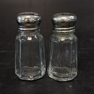 Clear‎ Glass Salt & Pepper Shaker Set w Stainless Steel Lids Marked B